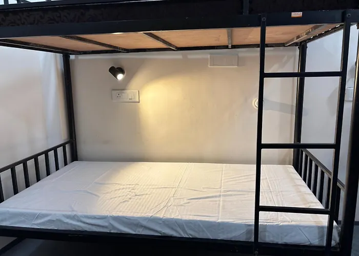 6 Bed- Dormitory Room By Terracotta Trails